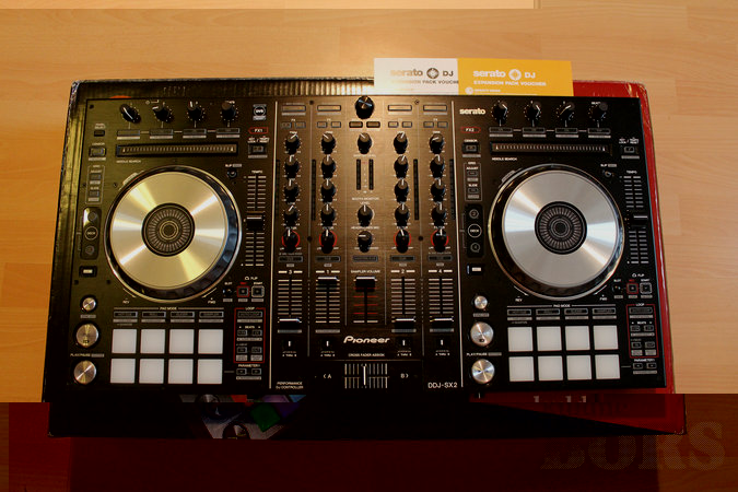 Pioneer DDJ-SX controlador DJ costó 430 euros/ Pioneer DDJ-RX sólo 700Euros