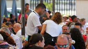 Se buscan camareros, cocineros y pinches